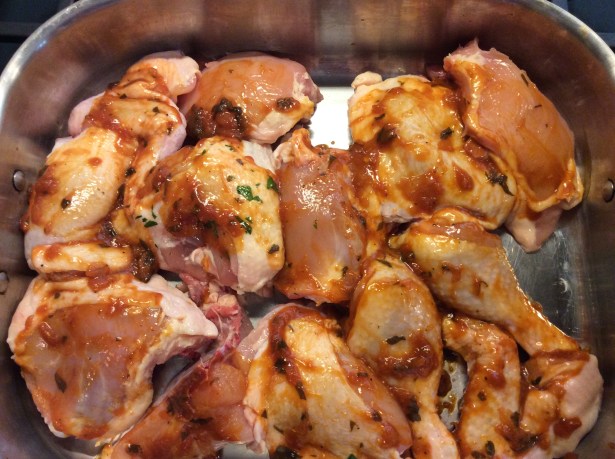 barbecuse sauce marinating