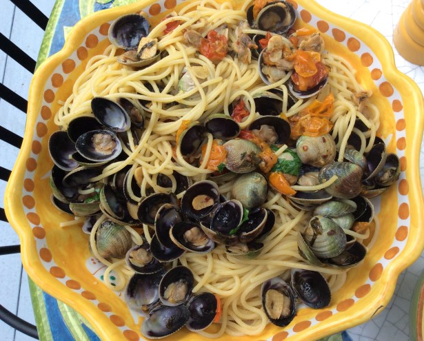 clam sauce plated:bowl*